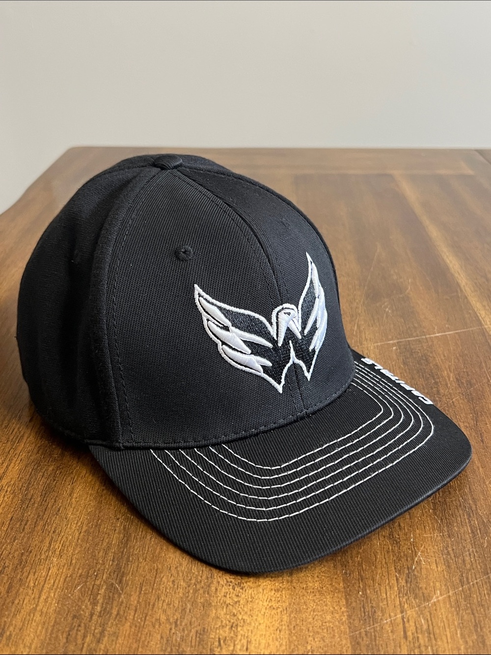 Washington Capitals NHL Hockey Black Embroidered Baseball Cap